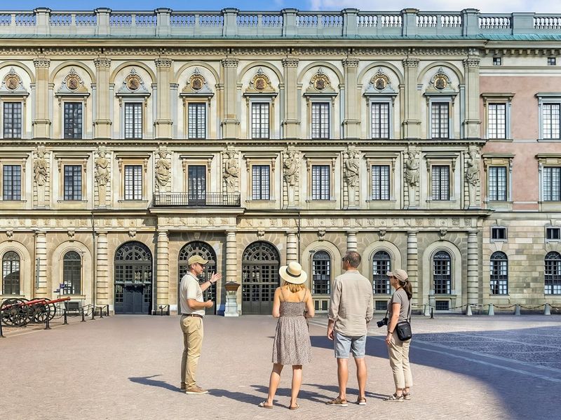 Photo: Royal Palace tour + canal cruise