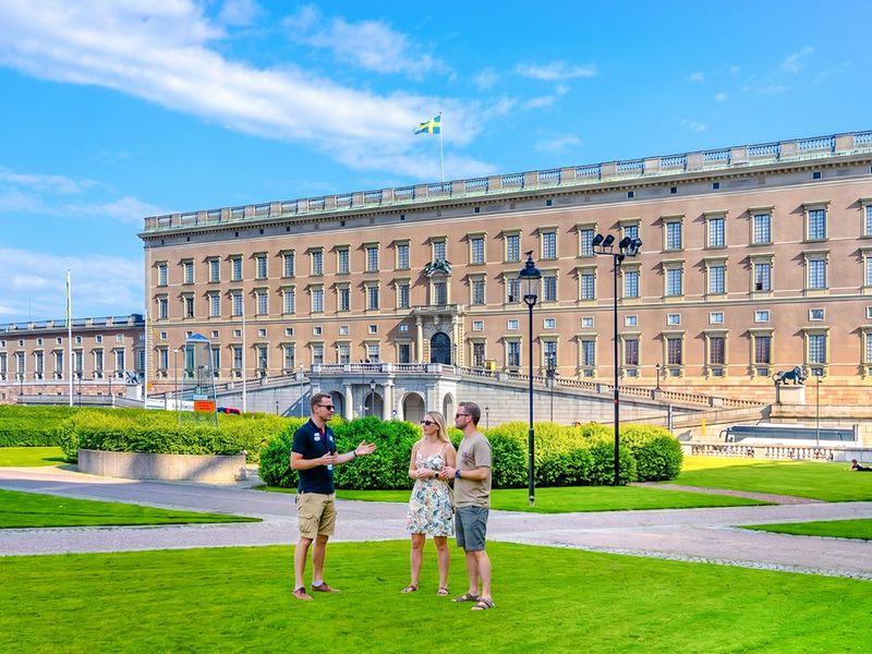 Photo: Royal Palace guided tour with entry
